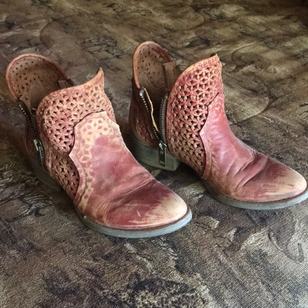 Ankle booties